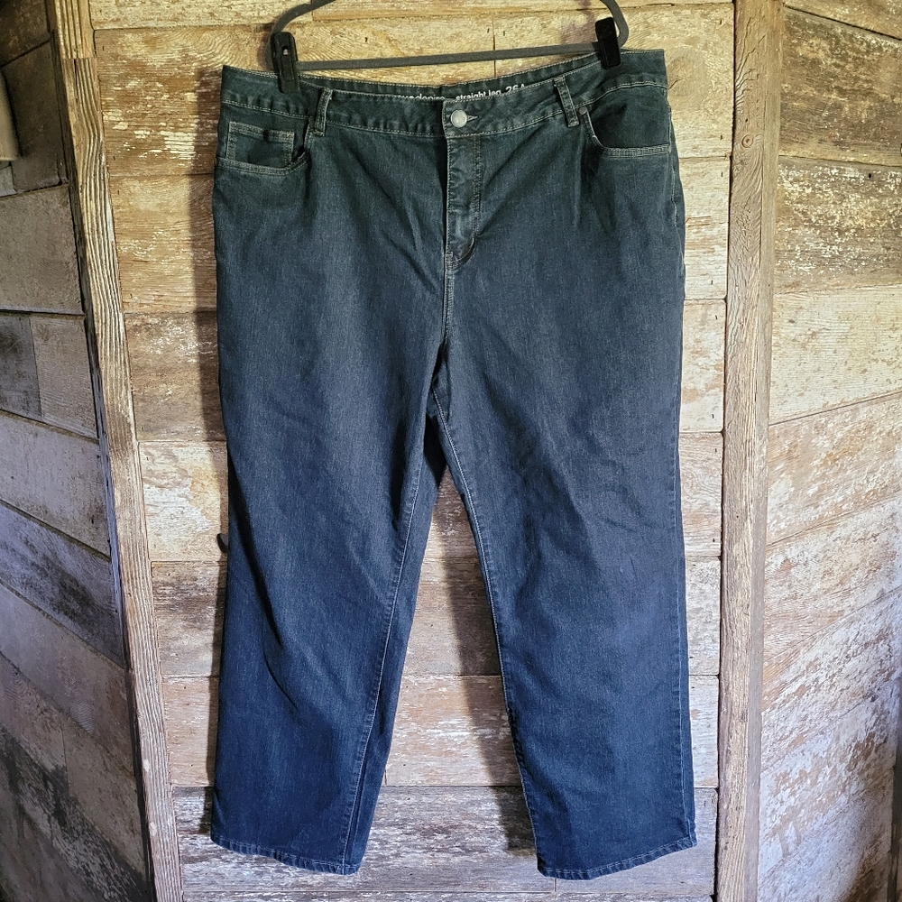 NWOT Avenue Plus Size Crop Jeans